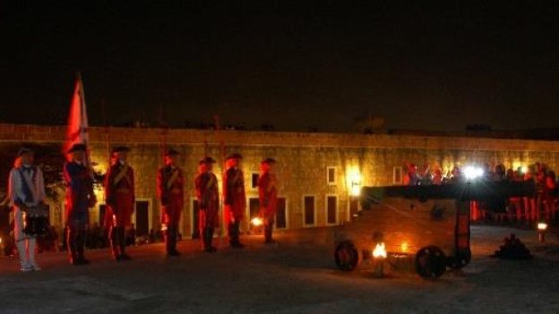 Cannon Shot Ceremony — Morro-Cabaña